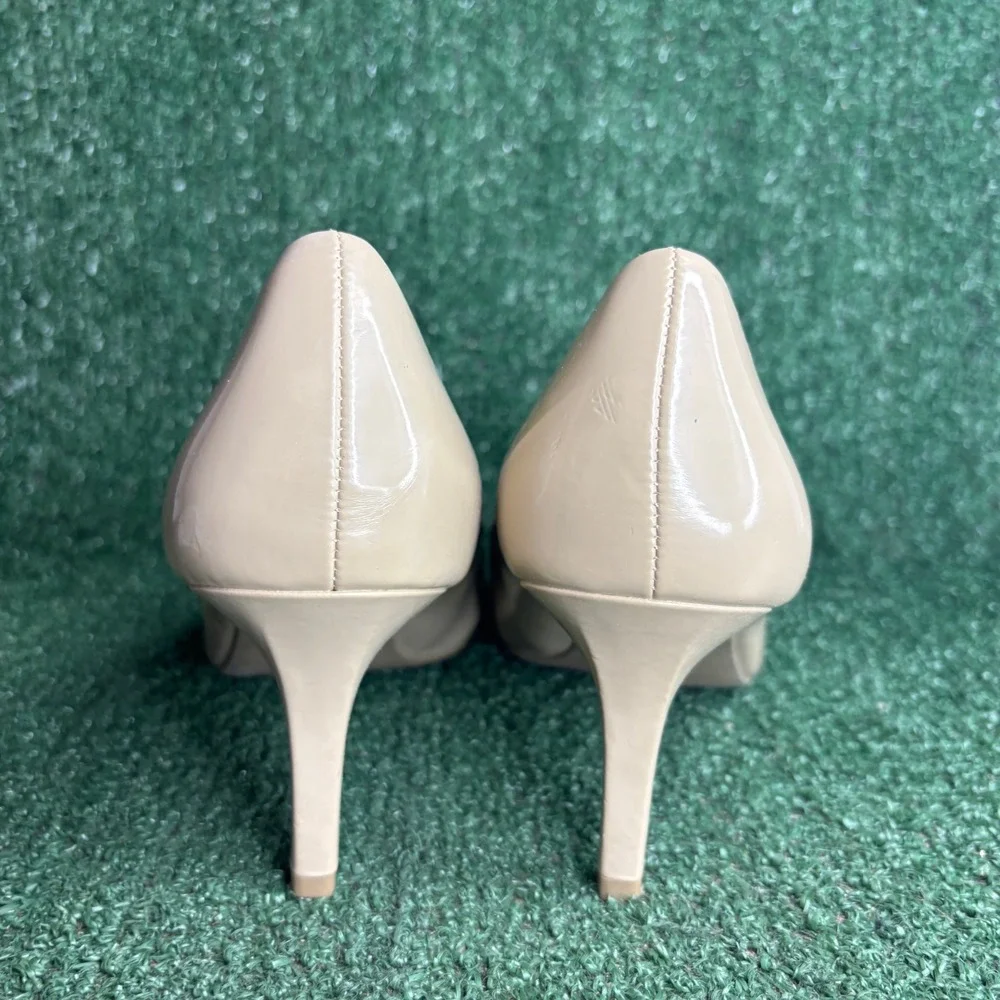 Comfort Plus Predictions Pointed Patent Faux Leather Pumps Beige Womens 11 Wide